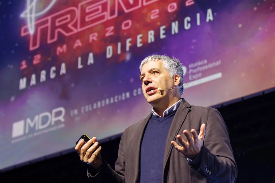 Miguel Pereira en primer plano durante su ponencia en Restaurant Trends.