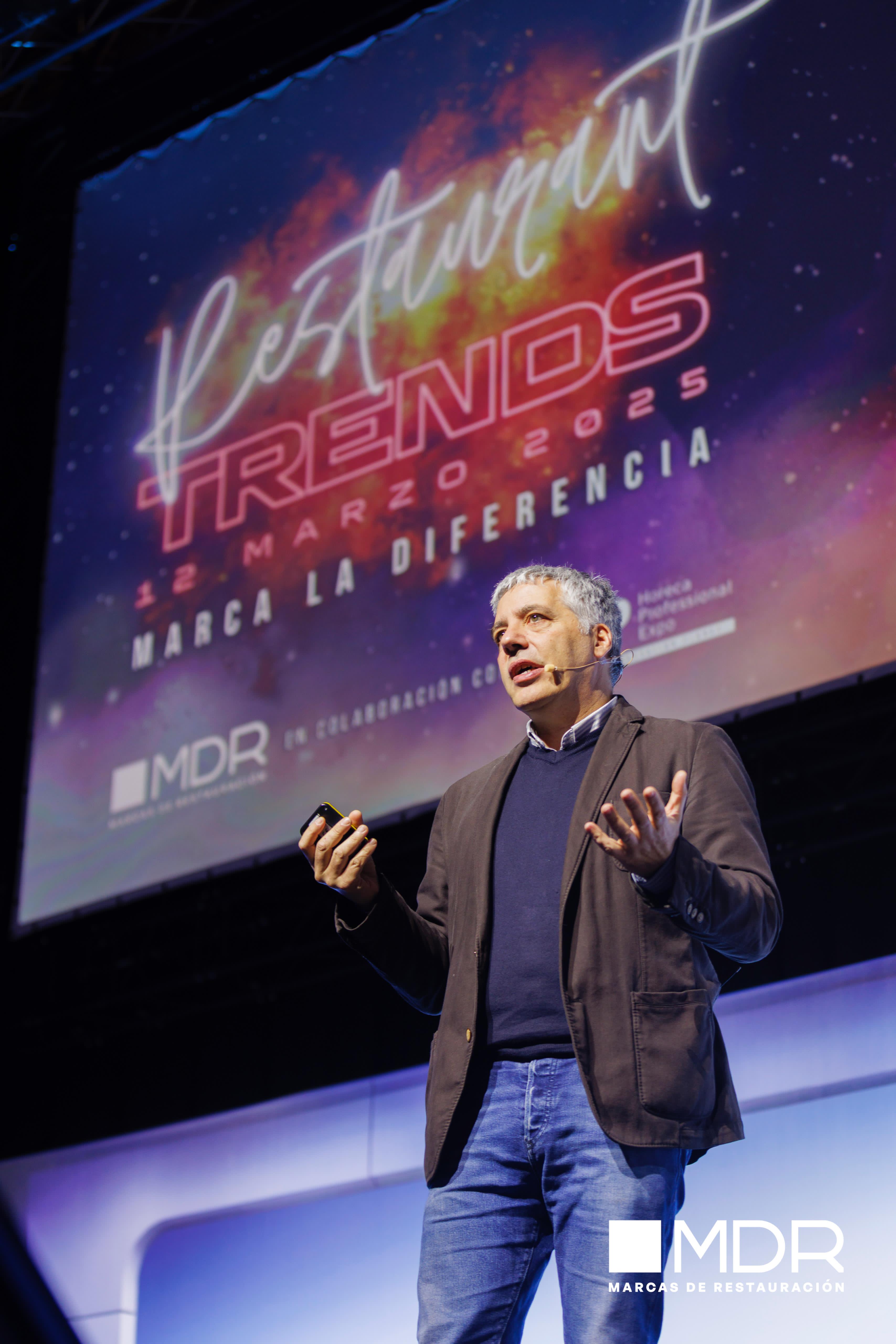 Miguel Pereira interviniendo como ponente en Restaurant Trends 2025.